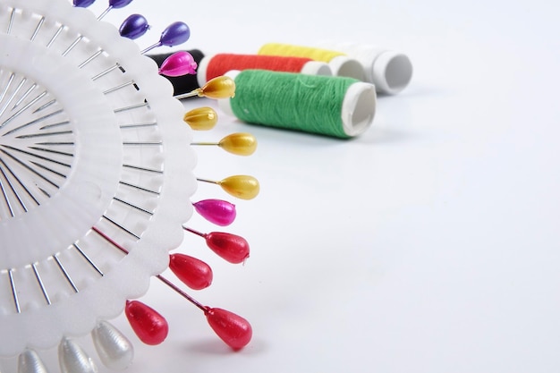 Igła i nici na materiał